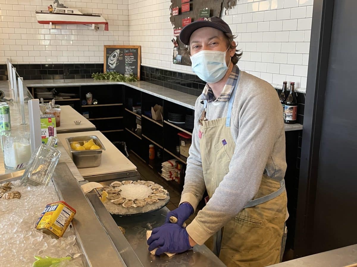 Chesapeake & Maine restaurant shucks Hoopers Island Oysters